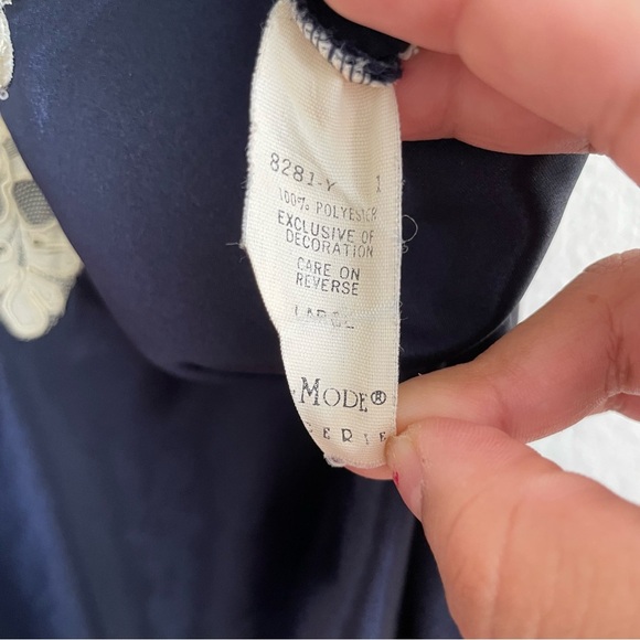 Val Mode lingerie Elegant Navy Blue Lace Trim Slip Dress size L long silky feel - Picture 11 of 11
